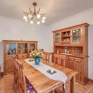 https://can-parets.balearic-islands.net